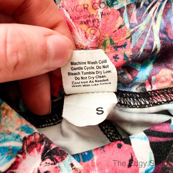 Evolution and Creation | Skull Floral Geometric Crop / Capri Leggings - Picture 5 of 5